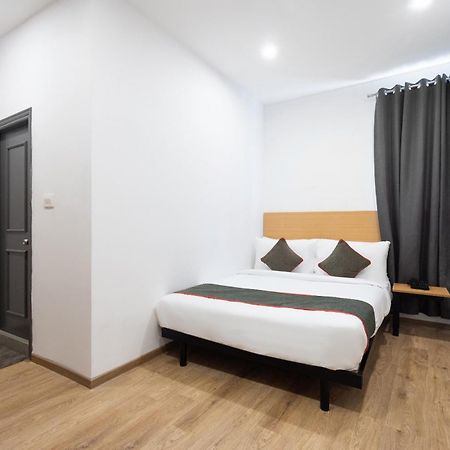 כלכותה Townhouse Hotel Mannat International מראה חיצוני תמונה