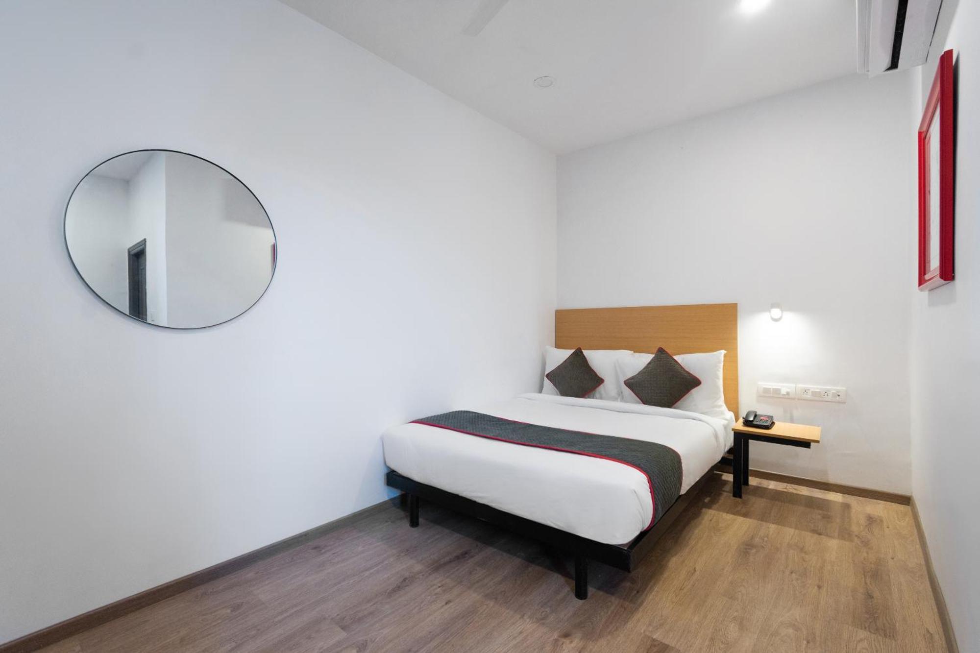 כלכותה Townhouse Hotel Mannat International מראה חיצוני תמונה